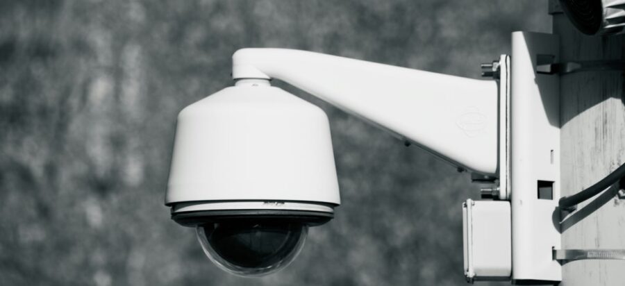 Tökéletes otthonvédelem? Ezt tudja a 360 fokos kültéri kamera wifi kamera!