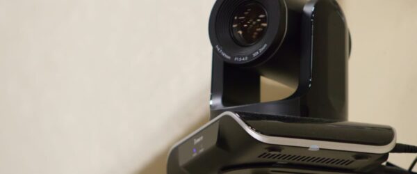 PTZ kamera: A mindent látó, intelligens biztonsági és közvetítési technológia