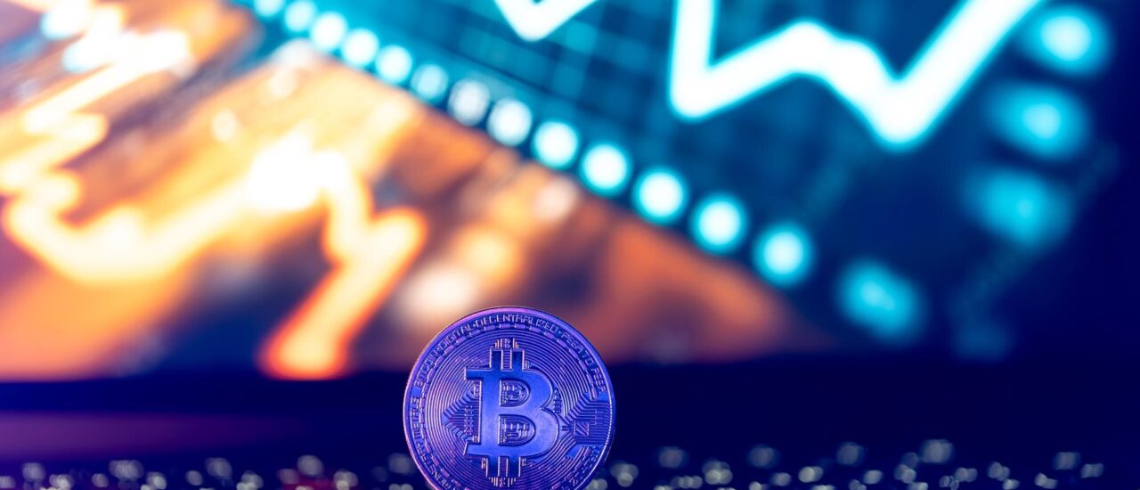 Igen, a kriptovaluta után is kell adózni!